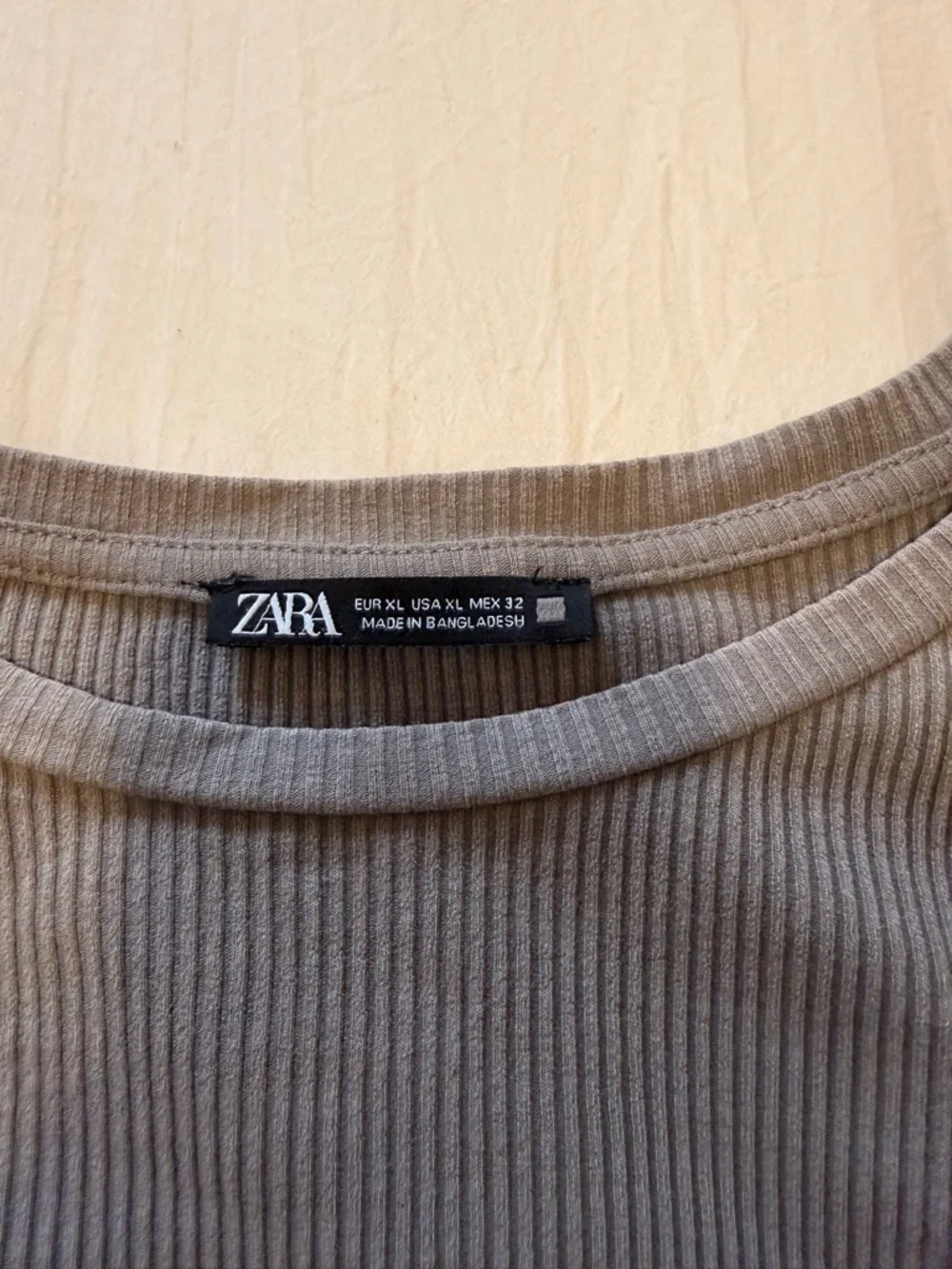 Zara Olive Ribbed Crewneck Short Sleeve Tee - Picture 2 of 2